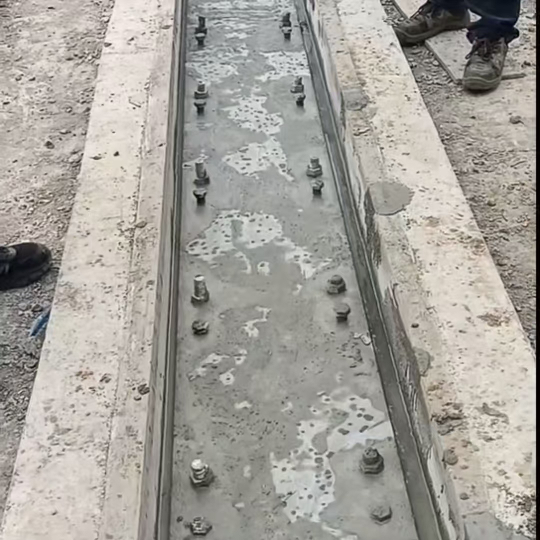 万山特港口码头起重机龙门吊重型机械设备稳固用早强快凝轨道胶泥